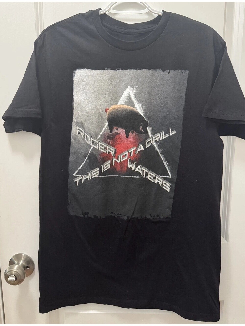 Roger Waters This Is Not A Drill 2022 North American Tour Black T-Shirt Large
